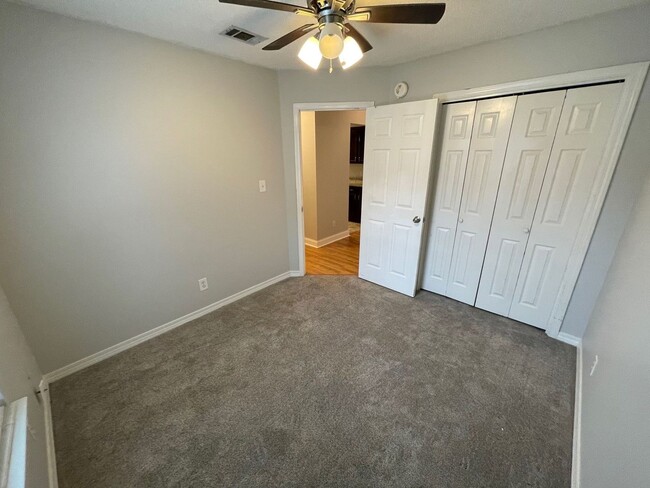 Building Photo - 8562 Vehlin Ct
