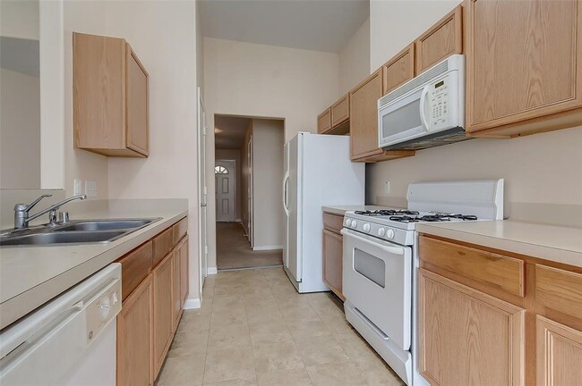 Building Photo - 19726 Cozy Cabbin Dr