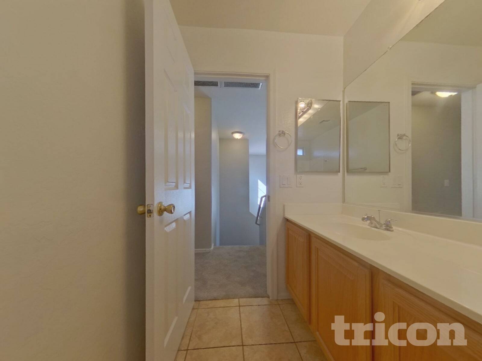 Building Photo - 22040 W Gardenia Dr