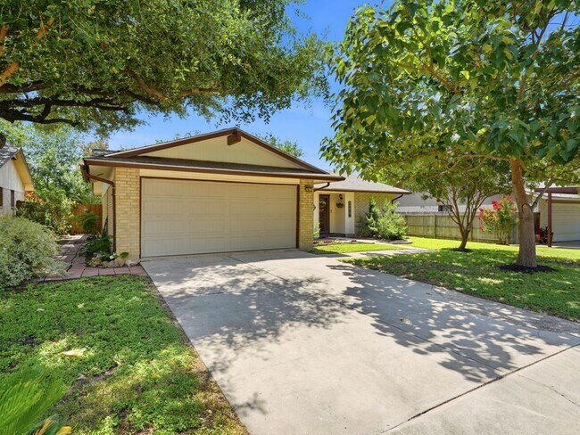 Building Photo - 1114 Churing Dr
