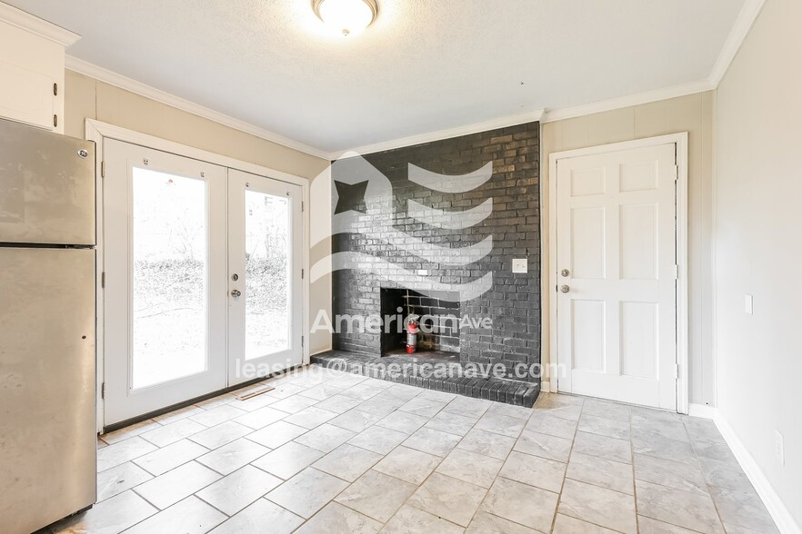 Building Photo - 45 Carriage Dr