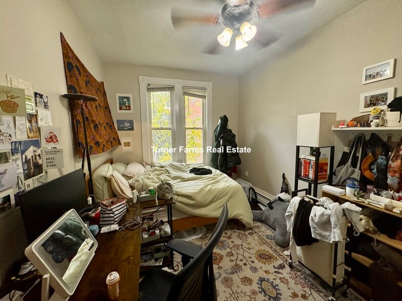 Building Photo - 717 Parker St