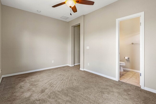 Building Photo - Spacious Townhome in Cherry Creek School District