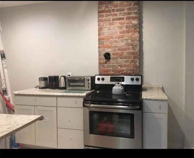 Building Photo - 518 Belgreen Pl
