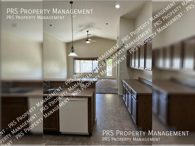 Building Photo - 1744 E Robin Ln