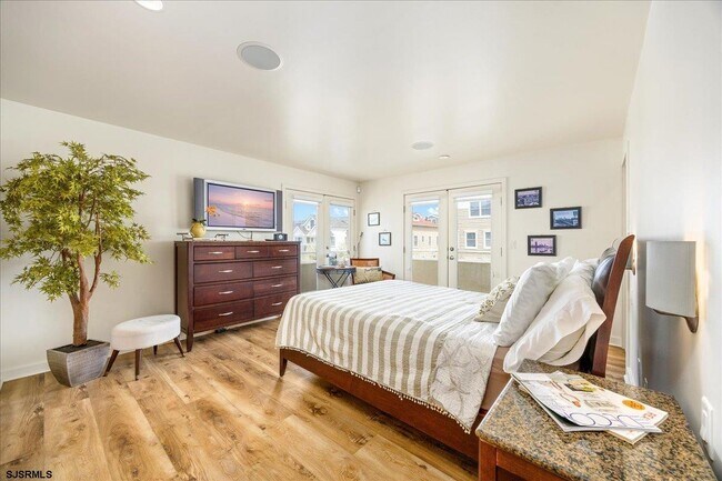 Building Photo - 7701 Atlantic Ave