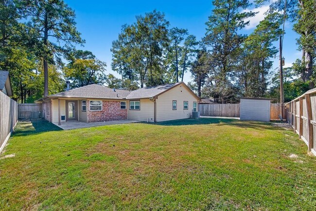 Building Photo - 2103 Woodway Dr