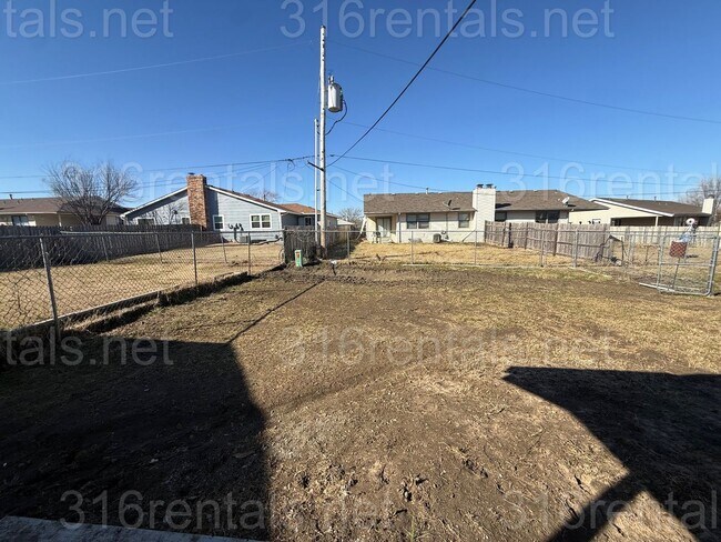 Building Photo - 3113-3115 S Bunker