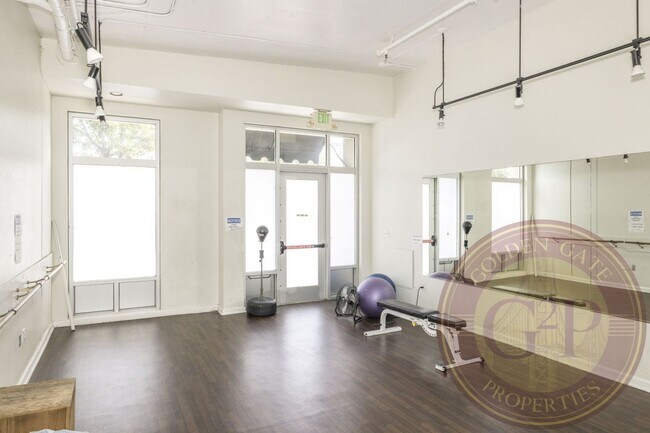 Building Photo - Western SoMa - 2 BR, 2 BA Condo 1,160 Sq. Ft. - 3D Virtual Tour
