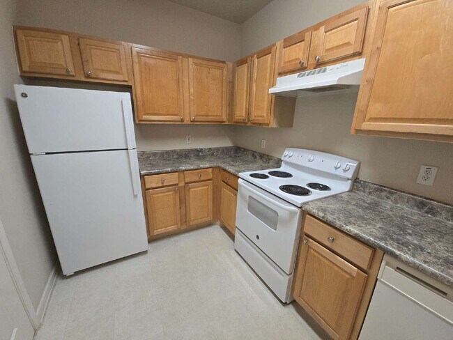 Building Photo - "Charming 1-Bedroom Condo Retreat in Tampa's Serene Villa View Circle"