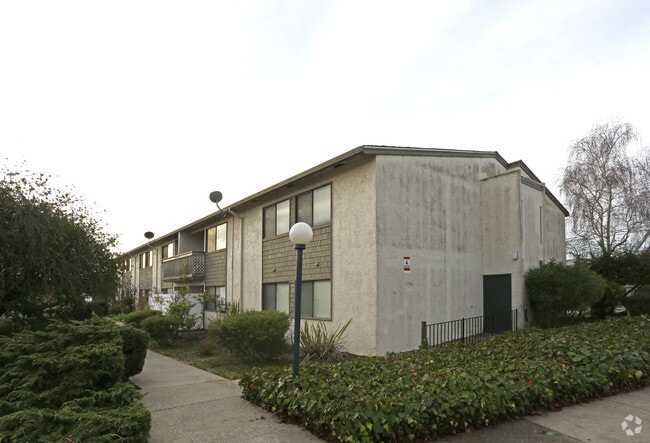 Building Photo - Crestview Gardens Apartments