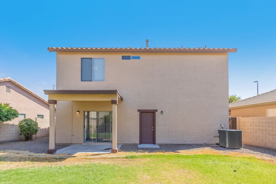 Building Photo - 2026 S Swan Dr