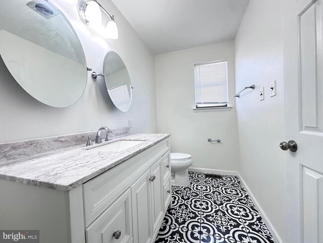 Building Photo - 2 W High Ridge Rd