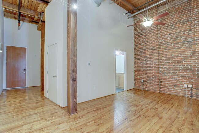 Building Photo - 2960 Inca St