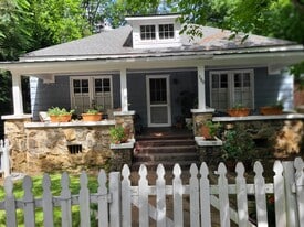 Building Photo - 380 Lyndon Ave