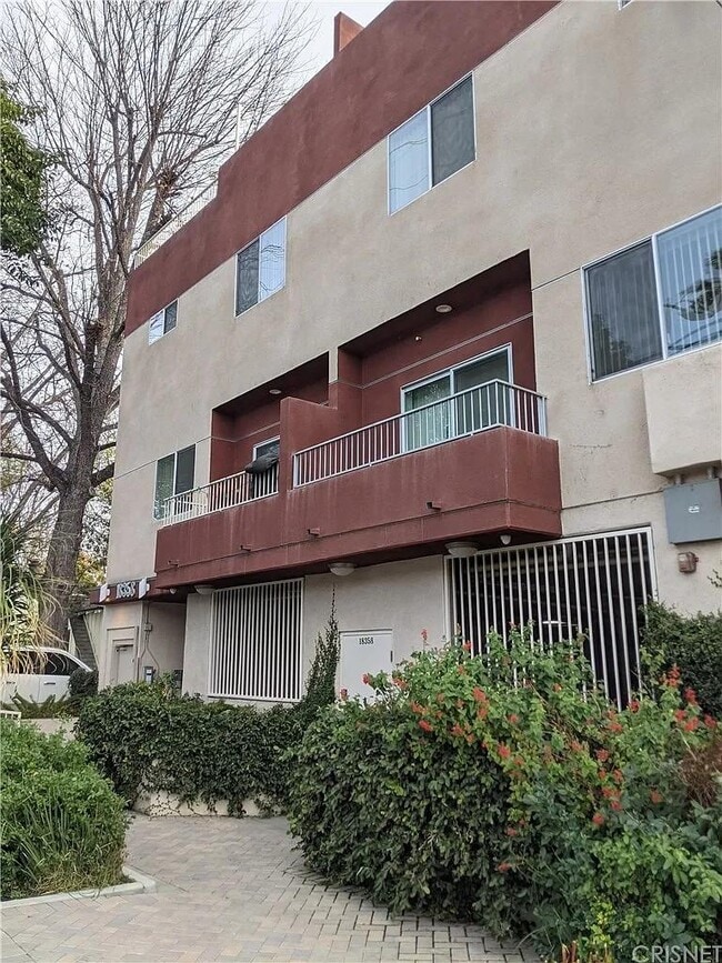 Building Photo - 18358 Saticoy St