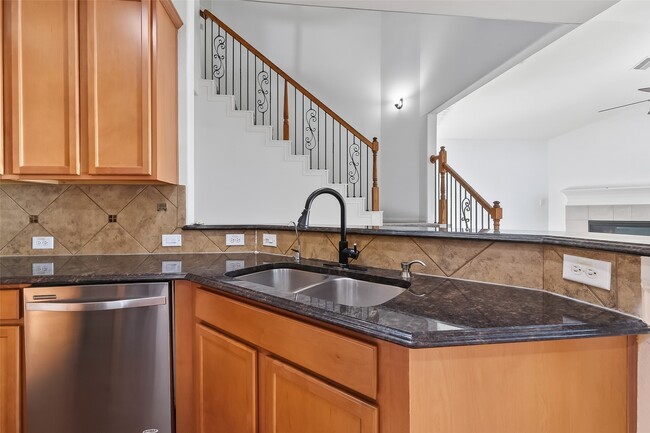 Building Photo - 20515 Bandrock Terrace