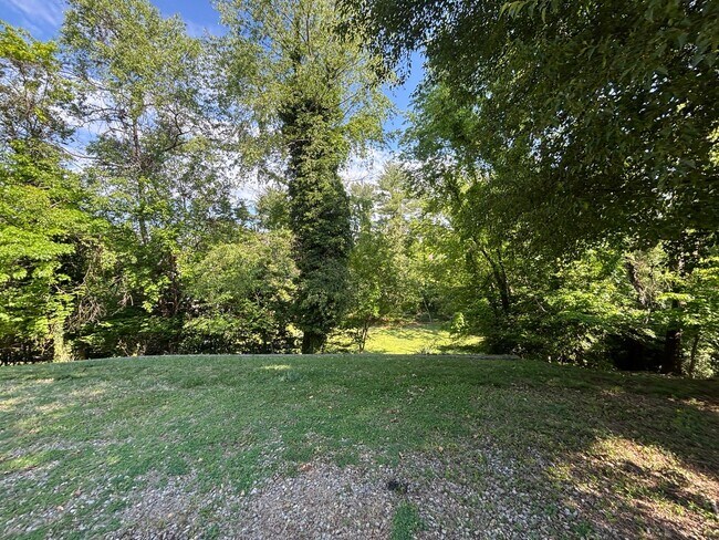 Building Photo - 3479 Overbrook Dr