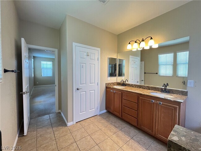Building Photo - 5547 Fairmeade Way