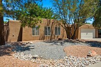 Building Photo - Exceptional Property in the NE Heights