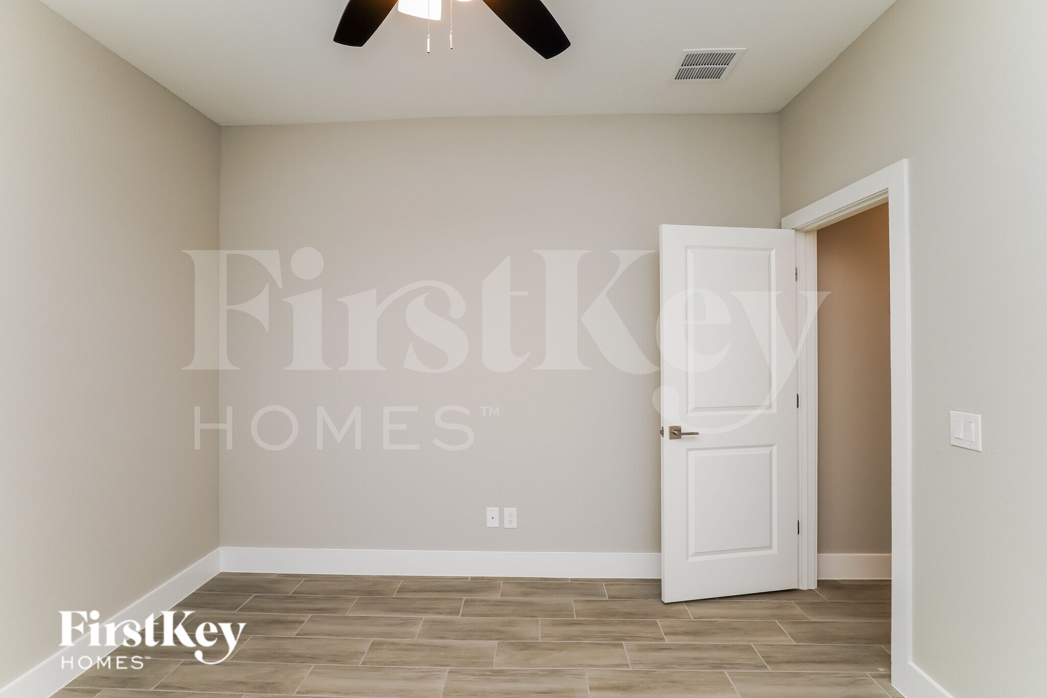 Building Photo - 1666 Redfin Dr