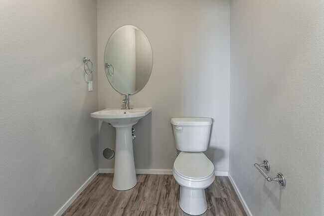 Building Photo - Stunning Townhome in Northridge Trails