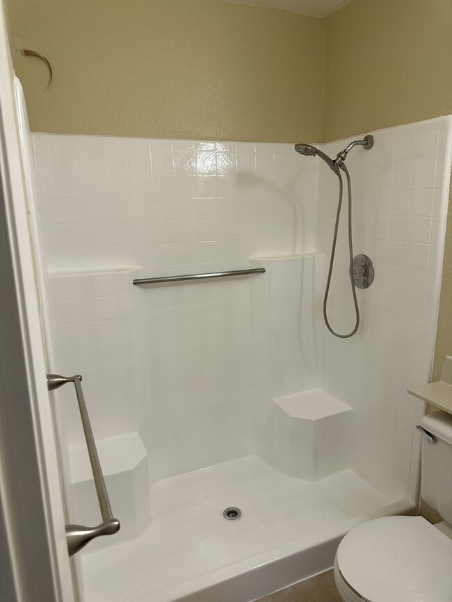 Building Photo - charming 4-bedroom, 2-bathroom home located in a peaceful cul-de-sac in West Modesto