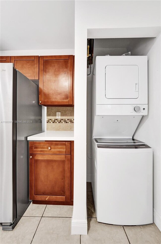 Building Photo - 30 SW 8th St