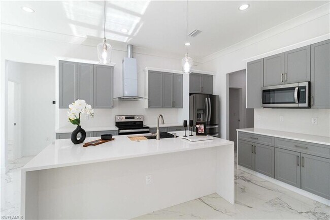 Building Photo - 23117 Hammond Ave