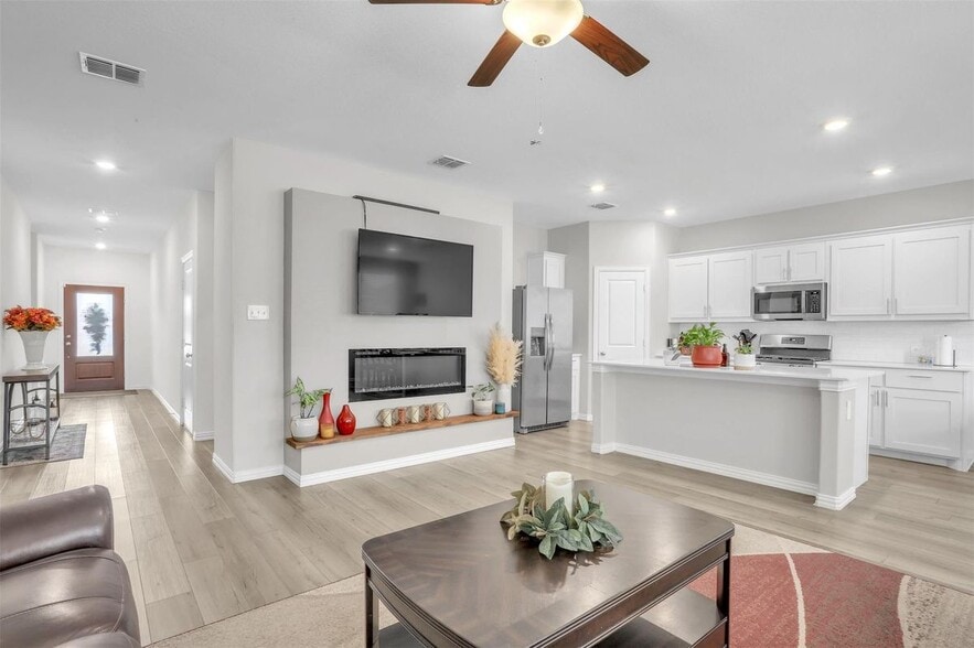 Building Photo - 3220 Sioux Trl