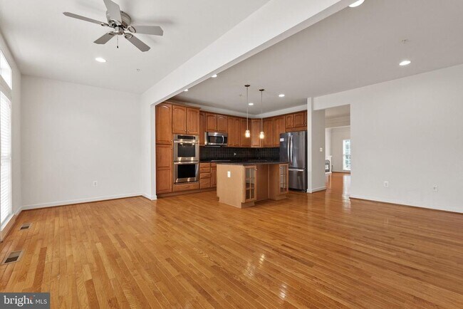 Building Photo - 1515 Regent Manor Ct