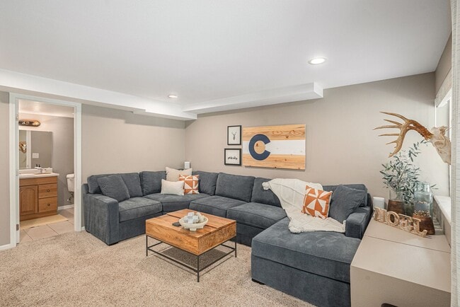 Building Photo - Beautiful West Arvada Home Available Septe...
