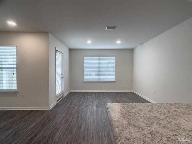 Building Photo - 5760 Blackhorse Cir