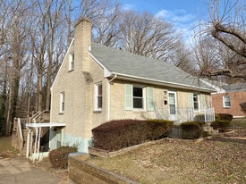 Building Photo - 113 Azalea Dr
