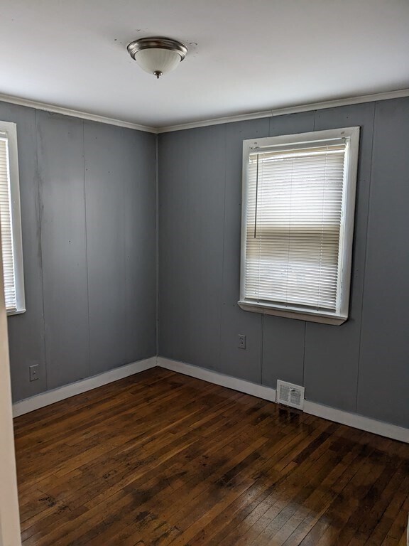 Building Photo - 10 Caddy Rd