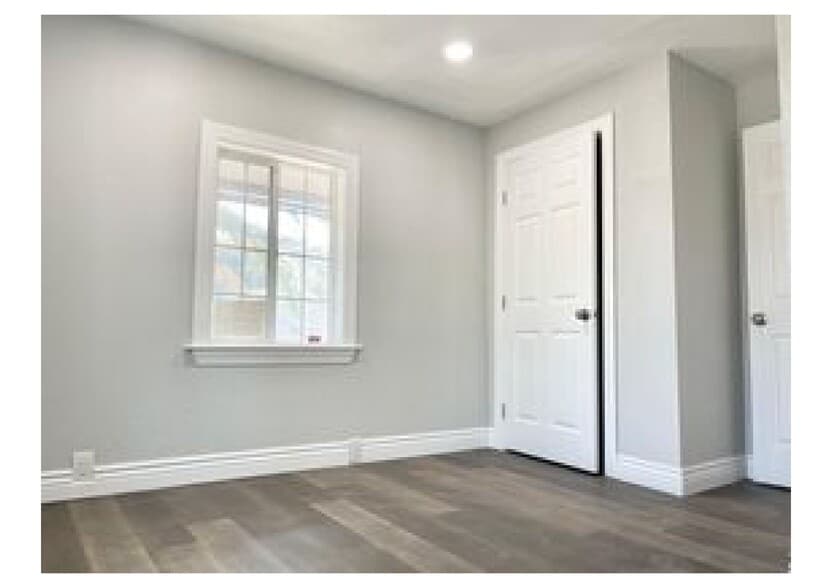 Building Photo - 1750 Bella Lago Dr