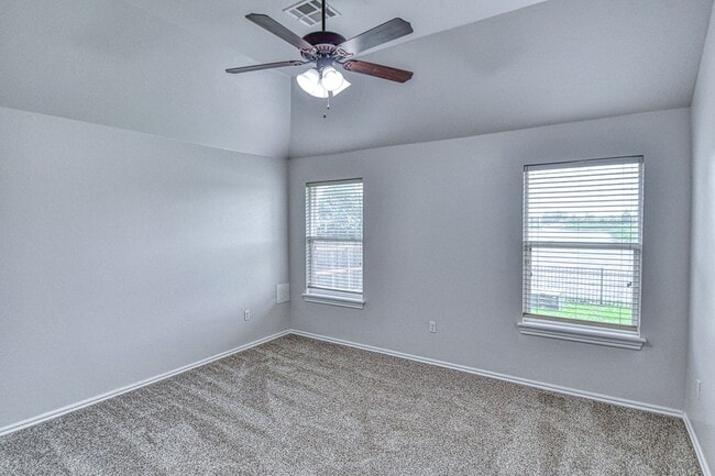 Building Photo - Newly Remodeled Three Bedroom with a Water...