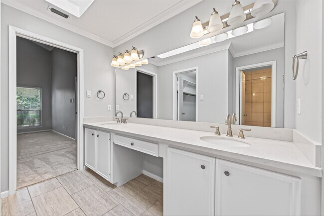 Building Photo - 5218 Palmetto St