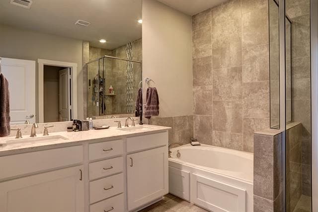 Building Photo - 1310 Palm Canyon Dr