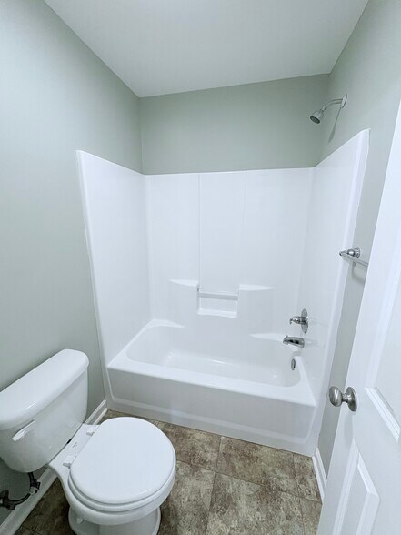 Building Photo - 1534 S Patout St