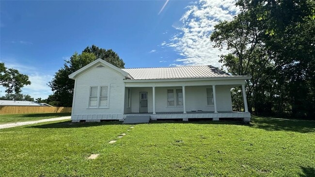 Primary Photo - 709 S May St