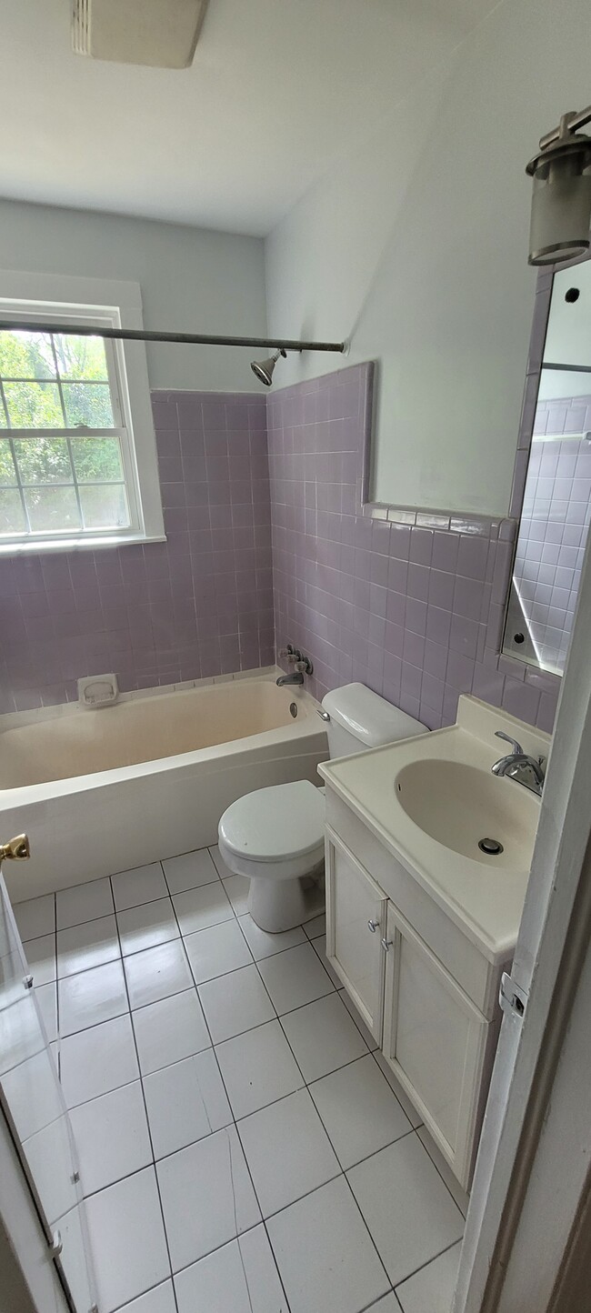 Building Photo - 106 Summerlea Dr
