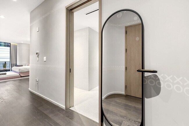 Building Photo - 801 S Miami Ave