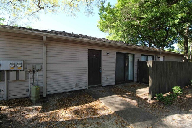 Building Photo - 6801 Tiki Ln