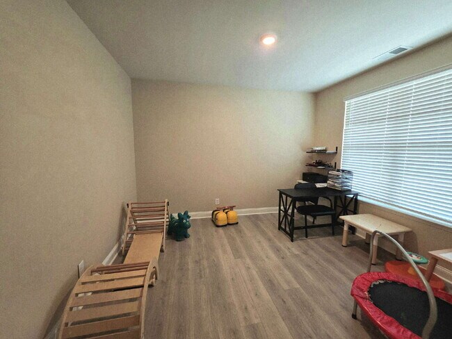 Building Photo - Cypress Creek