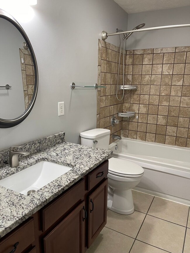 Building Photo - Location & Convenience!!!