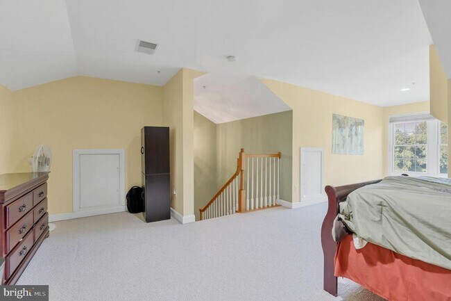 Building Photo - 12410 Meadow Field Dr
