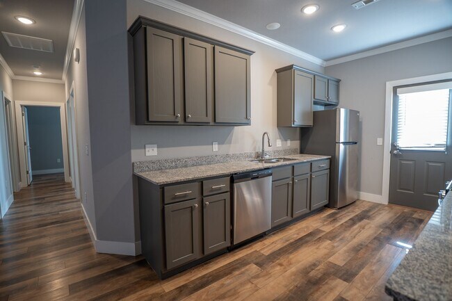 Building Photo - 3-bedroom, 2-bathroom home located in the beautiful Pea Ridge, AR