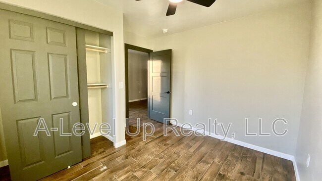 Building Photo - 2341 S 3rd Ave