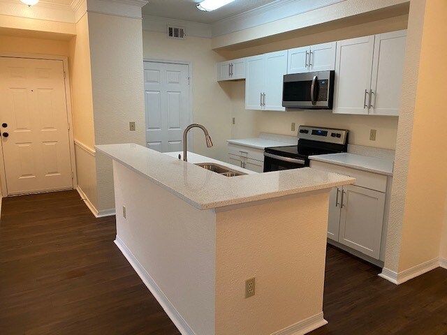 Building Photo - 11561 Villa Grand